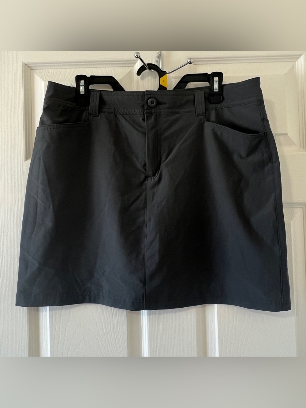Eddie Bauer charcoal grey women’s outdoor active pocket Skort size 12 travel